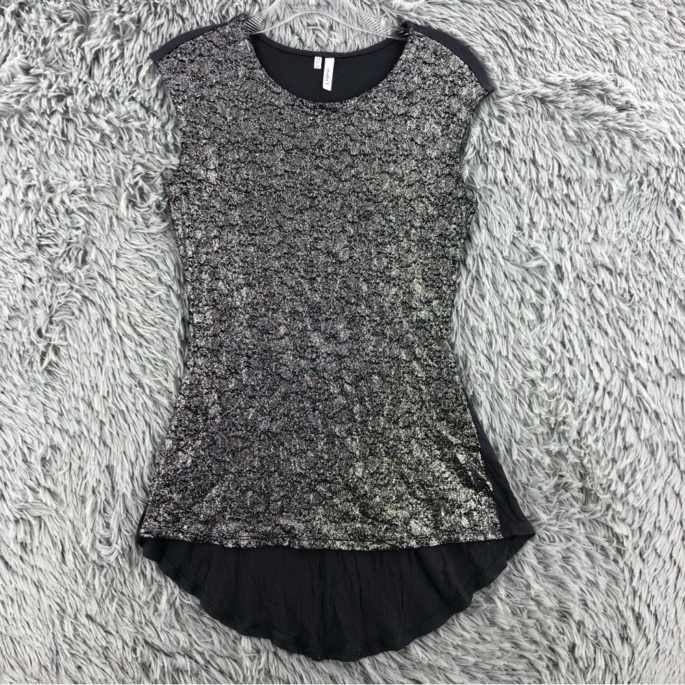 Studio Y Shirt Womens Small Embossed Gray Hi Low Top